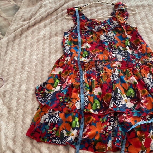 Ruffled multi colored dress. size tag and brand missing. P2P is about 18.Viscose - Picture 4 of 8